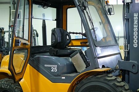  Внедорожный погрузчик GOODSENSE FD25G-X3 3,0М 2,5Т 4WD XINCHAI АРТ 10200002 низкие цены 